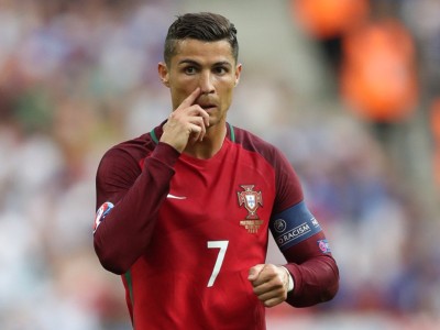 开云官网-双线危机，科维托娃的二十连败与利物浦教练的压力考验，体坛双危机，科维托娃连败纪录与利物浦帅位压力